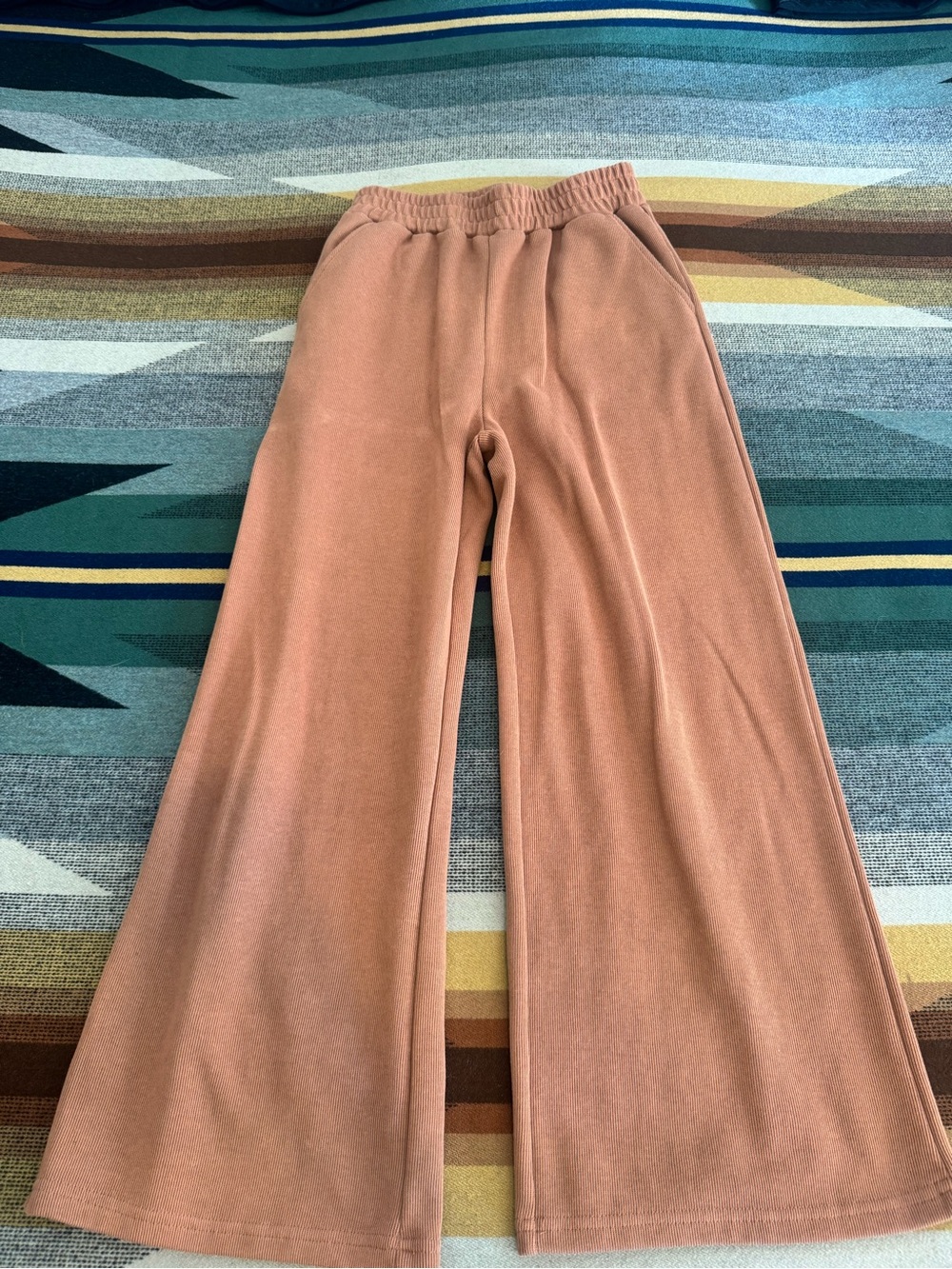 Womens Track Pants & Cropped Sweatshirt Set - Picture 4 of 5